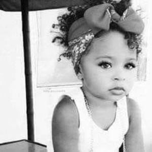 Meet your Posher, Mia